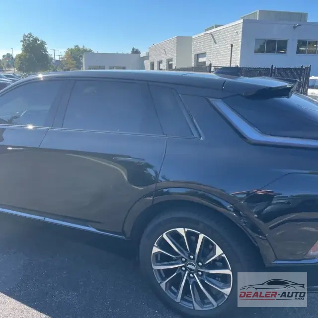 2025 Cadillac LYRIQ Sport 2