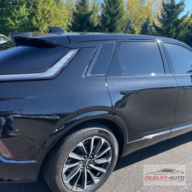 2025 Cadillac LYRIQ Sport 2