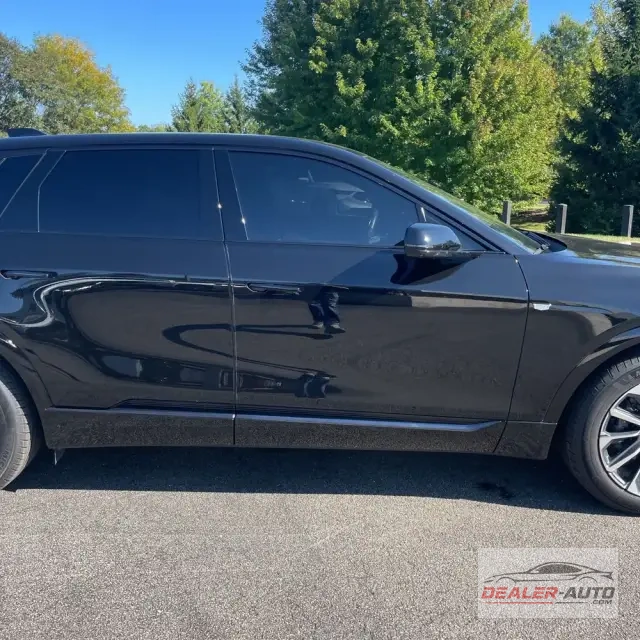 2025 Cadillac LYRIQ Sport 2