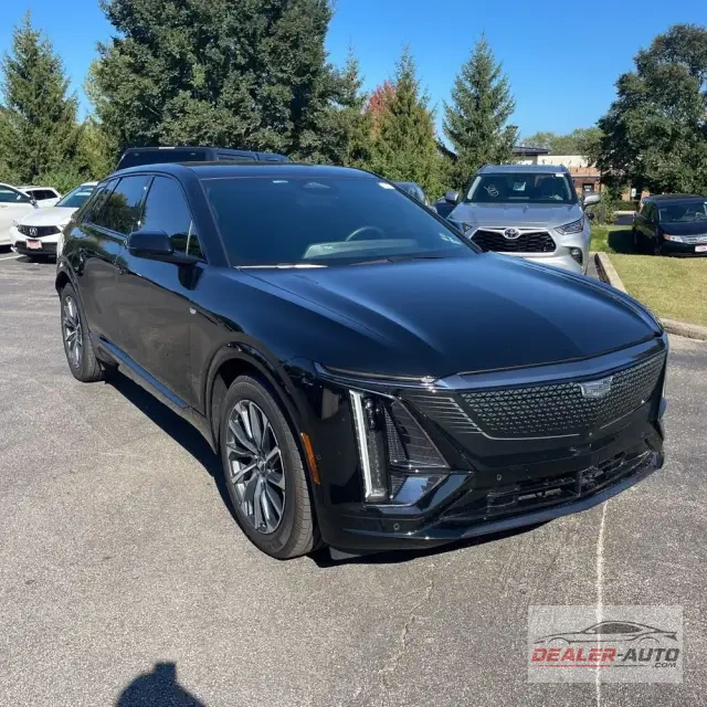 2025 Cadillac LYRIQ Sport 2