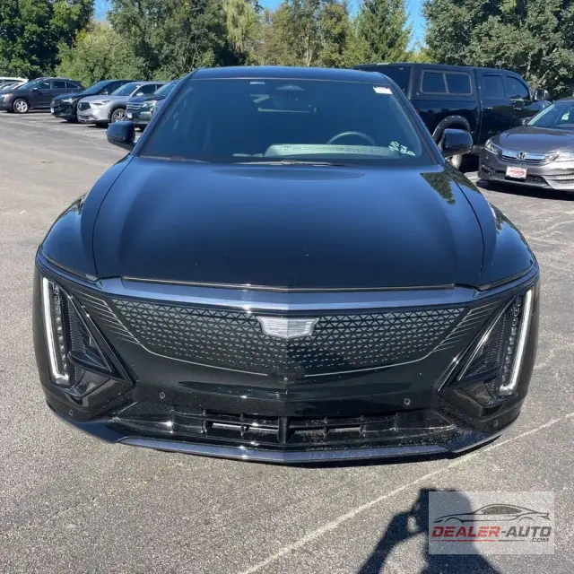 2025 Cadillac LYRIQ Sport 2