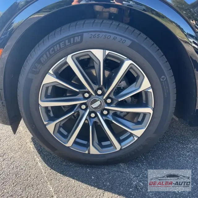 2025 Cadillac LYRIQ Sport 2