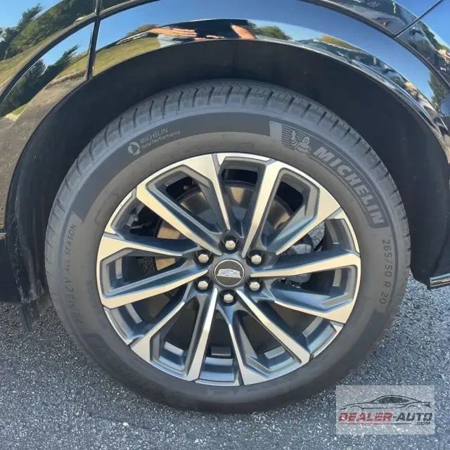 2025 Cadillac LYRIQ Sport 2