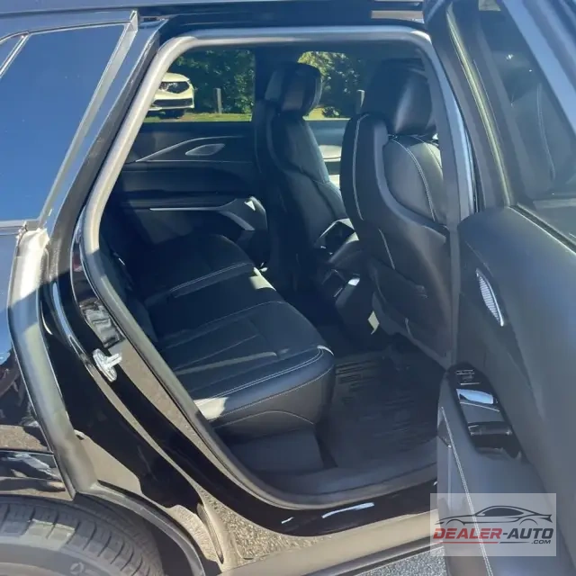 2025 Cadillac LYRIQ Sport 2