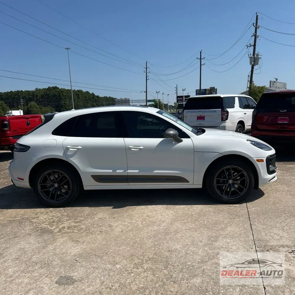 2024 Porsche Macan Base