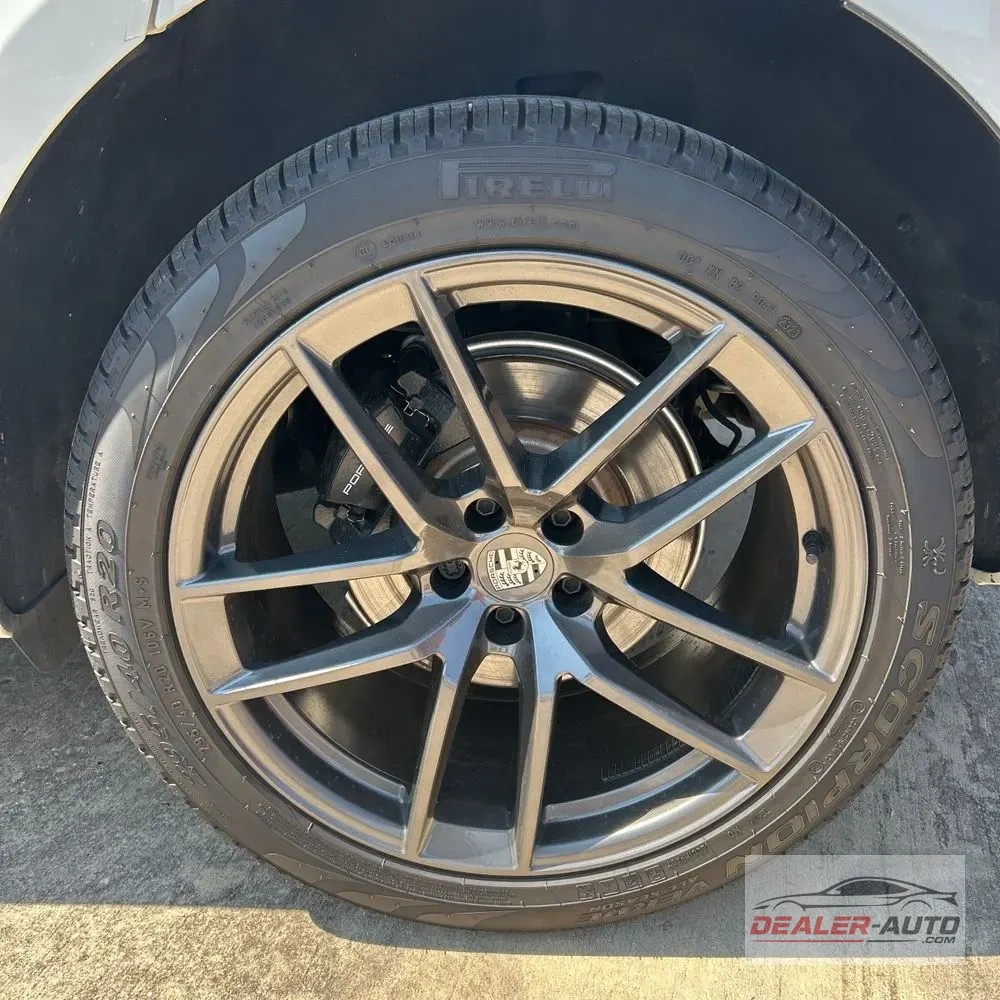 2024 Porsche Macan Base