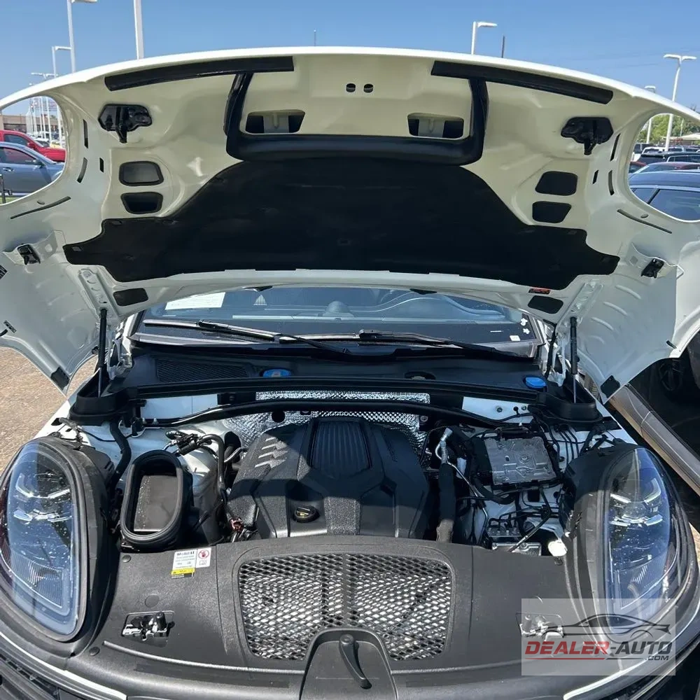 2024 Porsche Macan Base