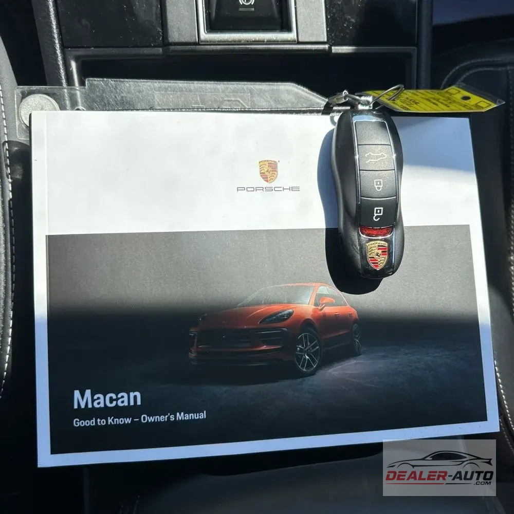 2024 Porsche Macan Base