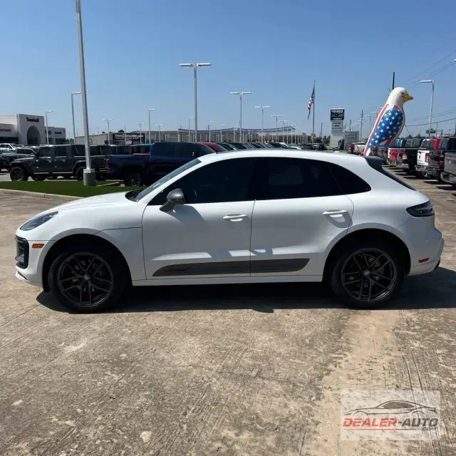 2024 Porsche Macan Base