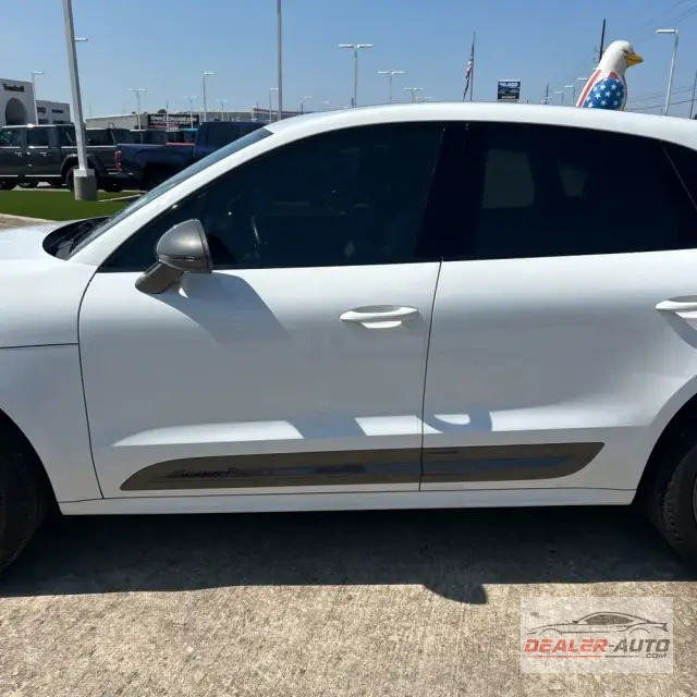 2024 Porsche Macan Base
