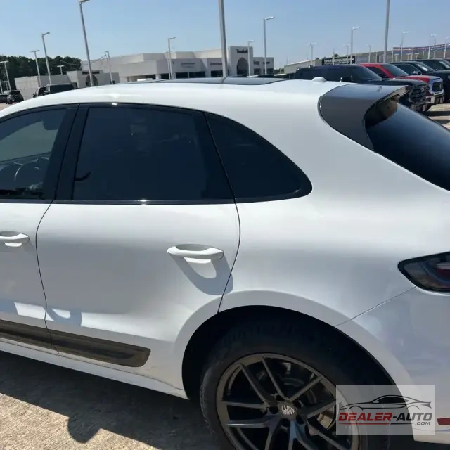 2024 Porsche Macan Base