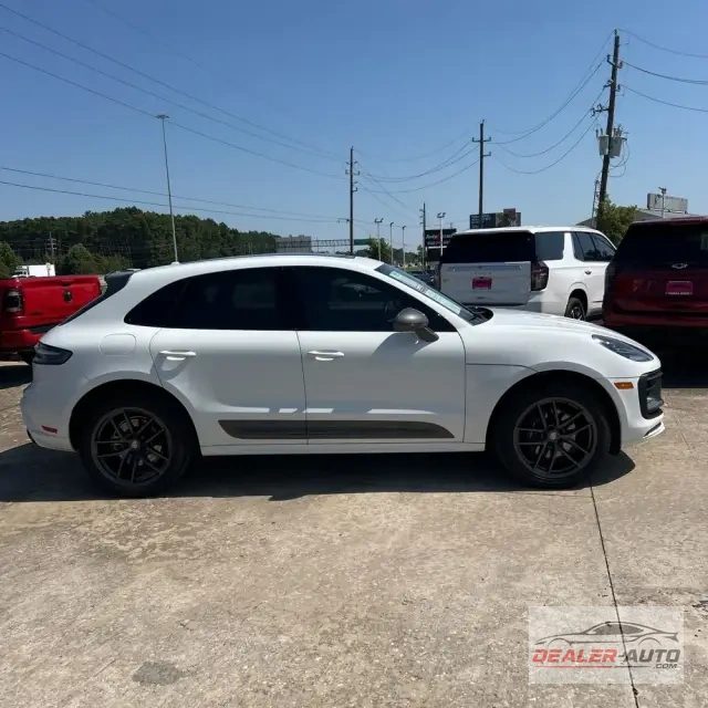 2024 Porsche Macan Base