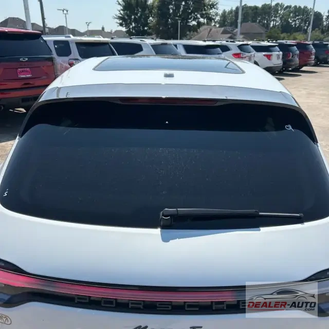 2024 Porsche Macan Base