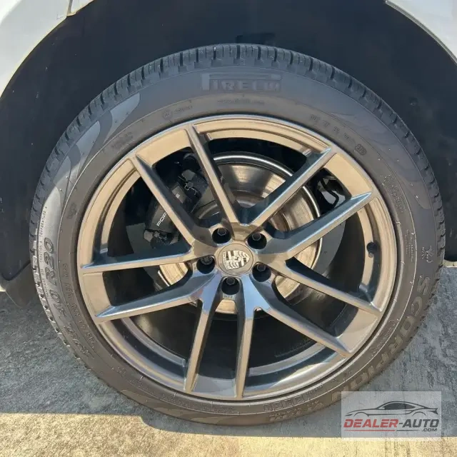 2024 Porsche Macan Base