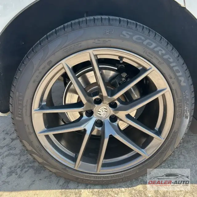 2024 Porsche Macan Base