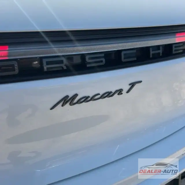 2024 Porsche Macan Base
