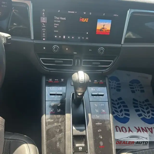 2024 Porsche Macan Base