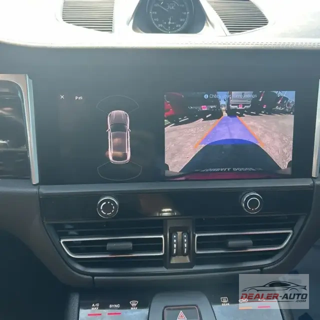 2024 Porsche Macan Base