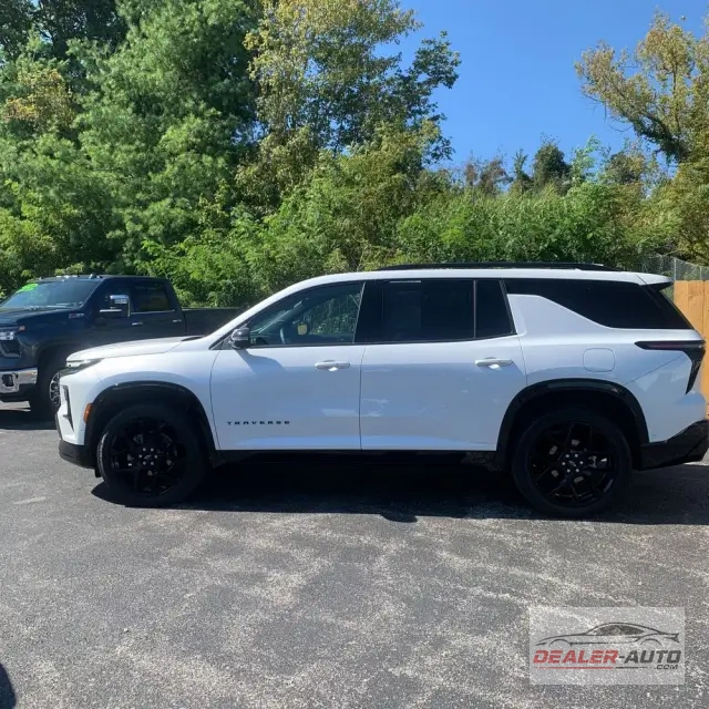 2024 Chevrolet Traverse RS