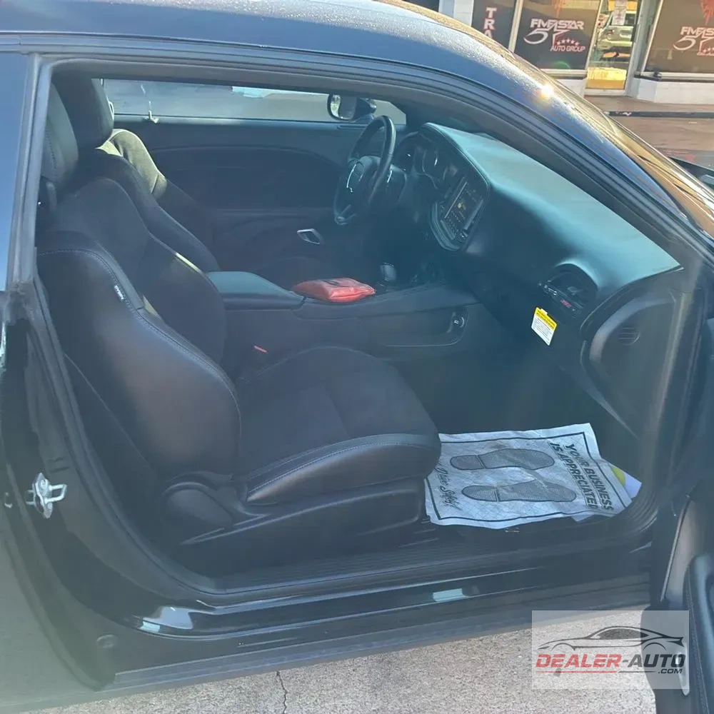 2023 Dodge Challenger R/T SCAT PACK