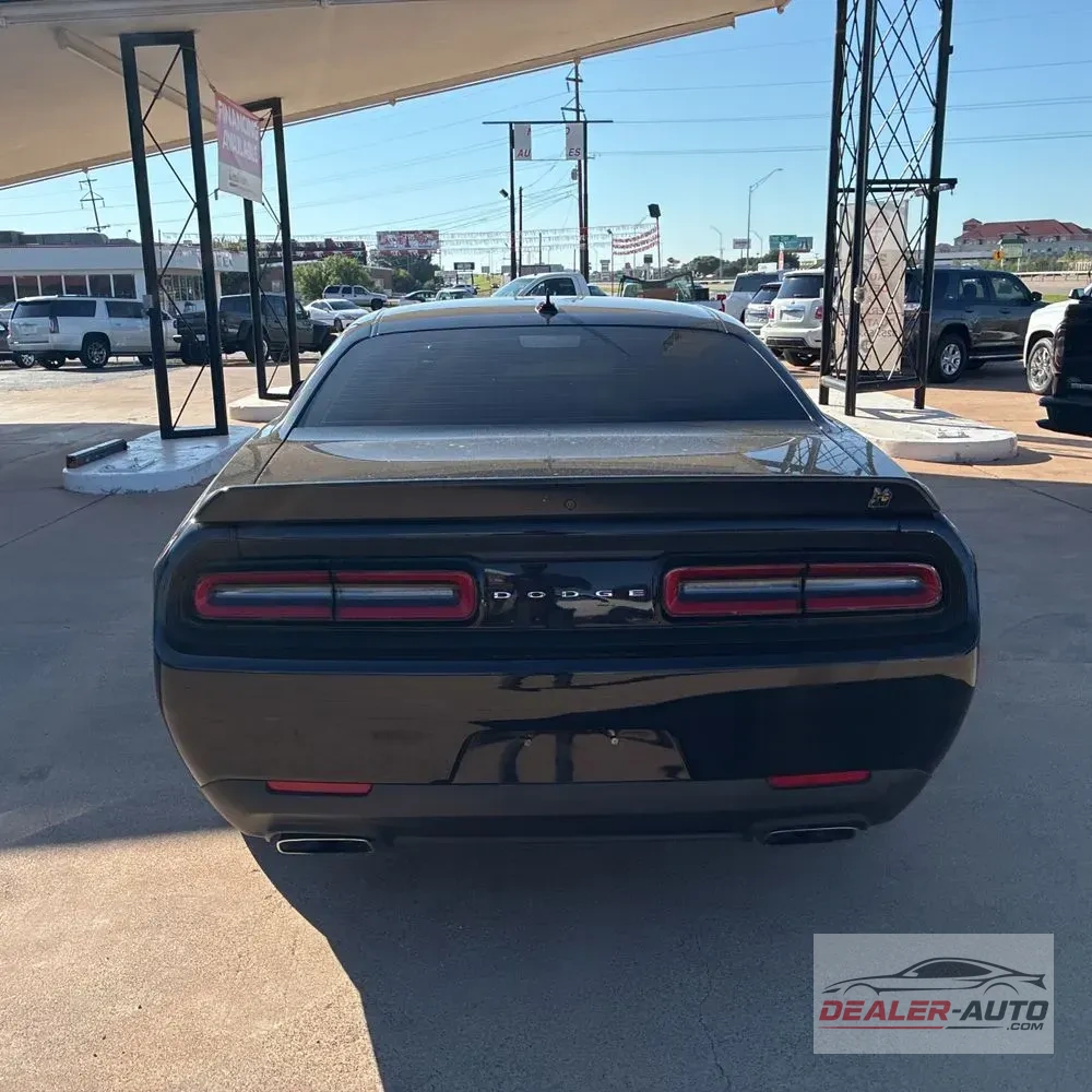 2023 Dodge Challenger R/T SCAT PACK
