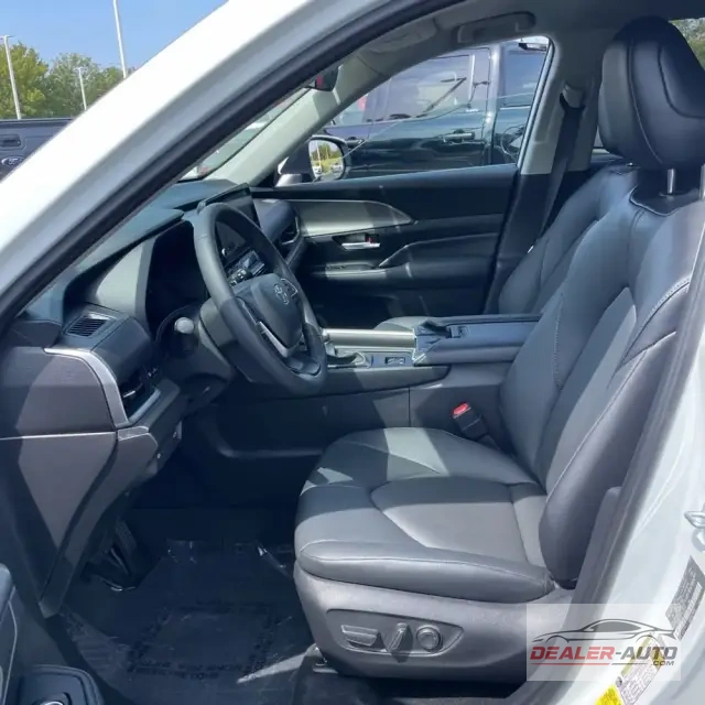 2025 Toyota Grand Highlander Hybrid XLE
