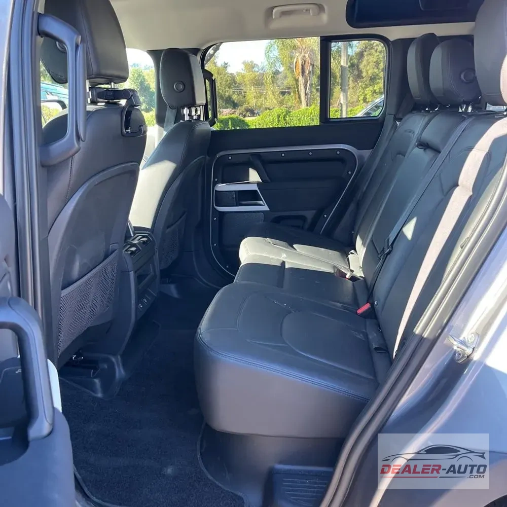 2023 Land Rover Defender 110 SE