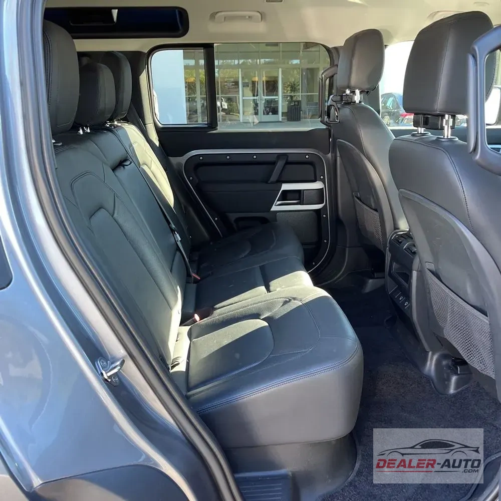 2023 Land Rover Defender 110 SE