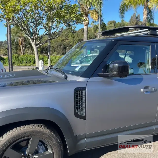 2023 Land Rover Defender 110 SE