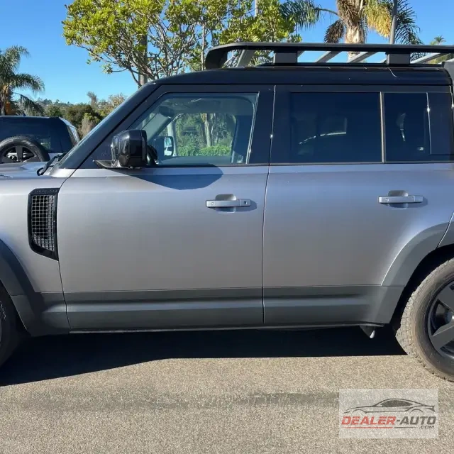 2023 Land Rover Defender 110 SE