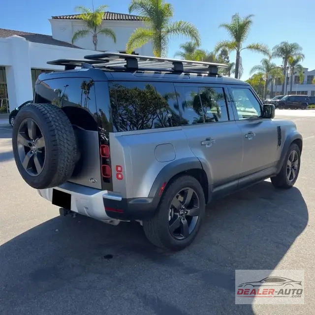 2023 Land Rover Defender 110 SE