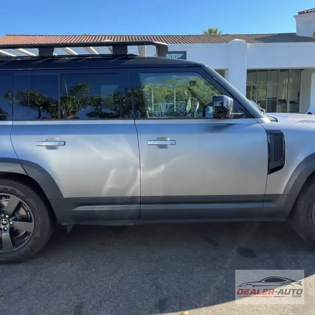2023 Land Rover Defender 110 SE