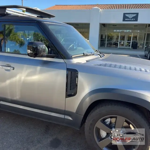 2023 Land Rover Defender 110 SE