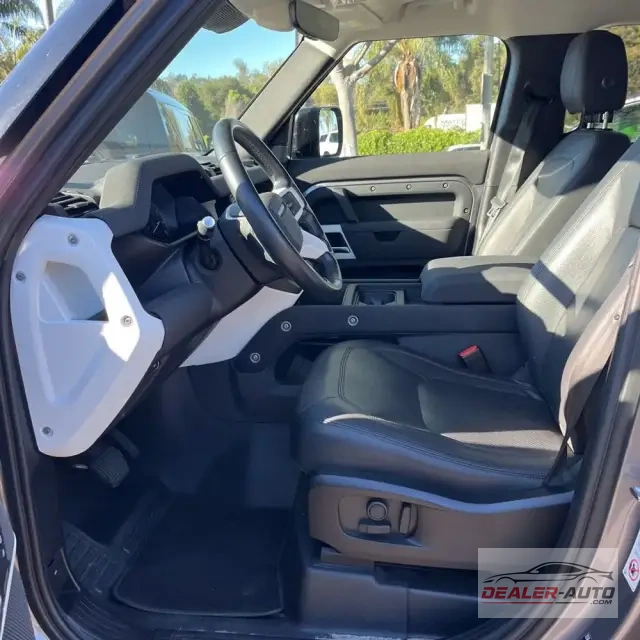 2023 Land Rover Defender 110 SE