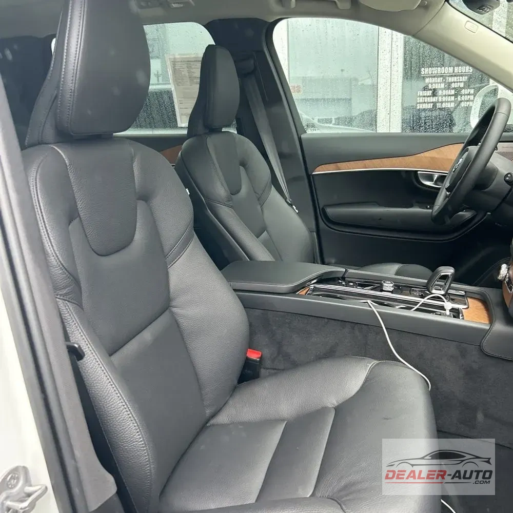 2024 Volvo XC90 T8 - Plus PHEV