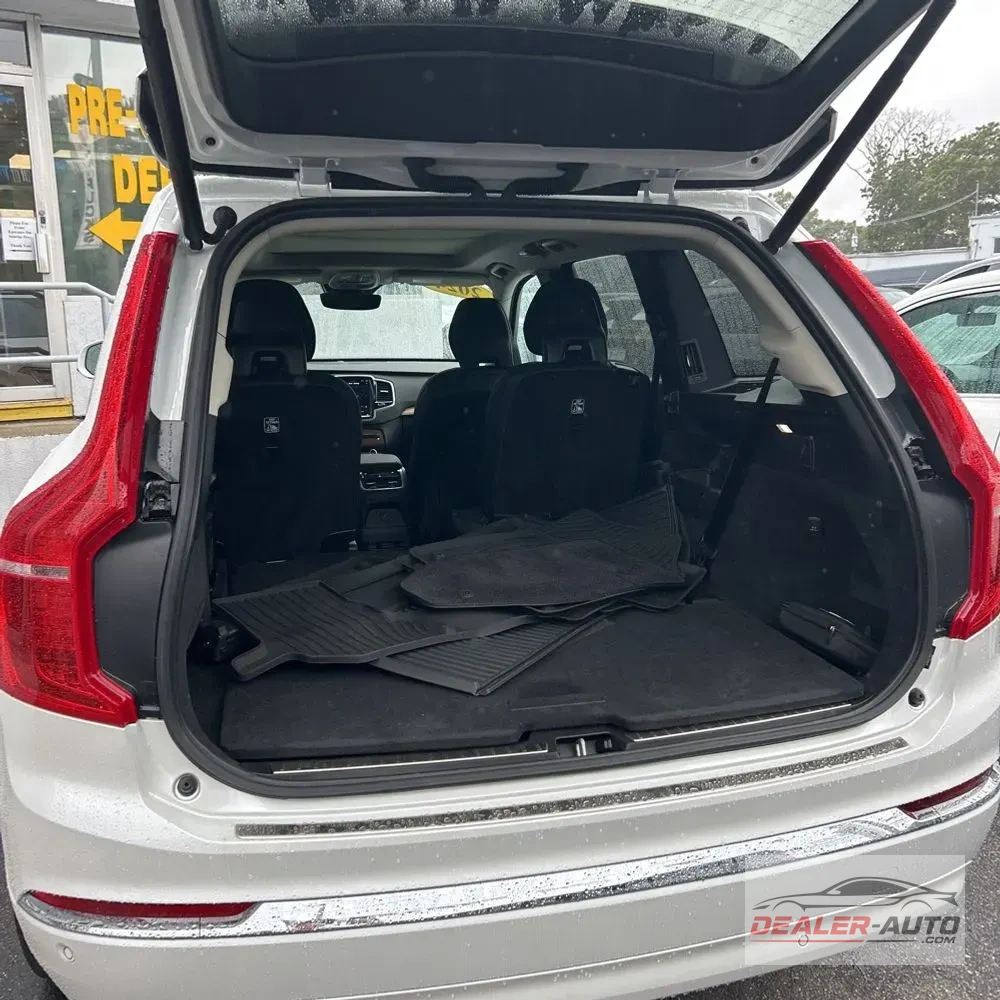 2024 Volvo XC90 T8 - Plus PHEV