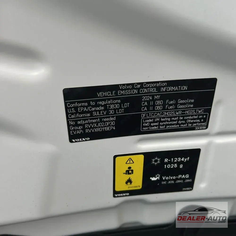 2024 Volvo XC90 T8 - Plus PHEV