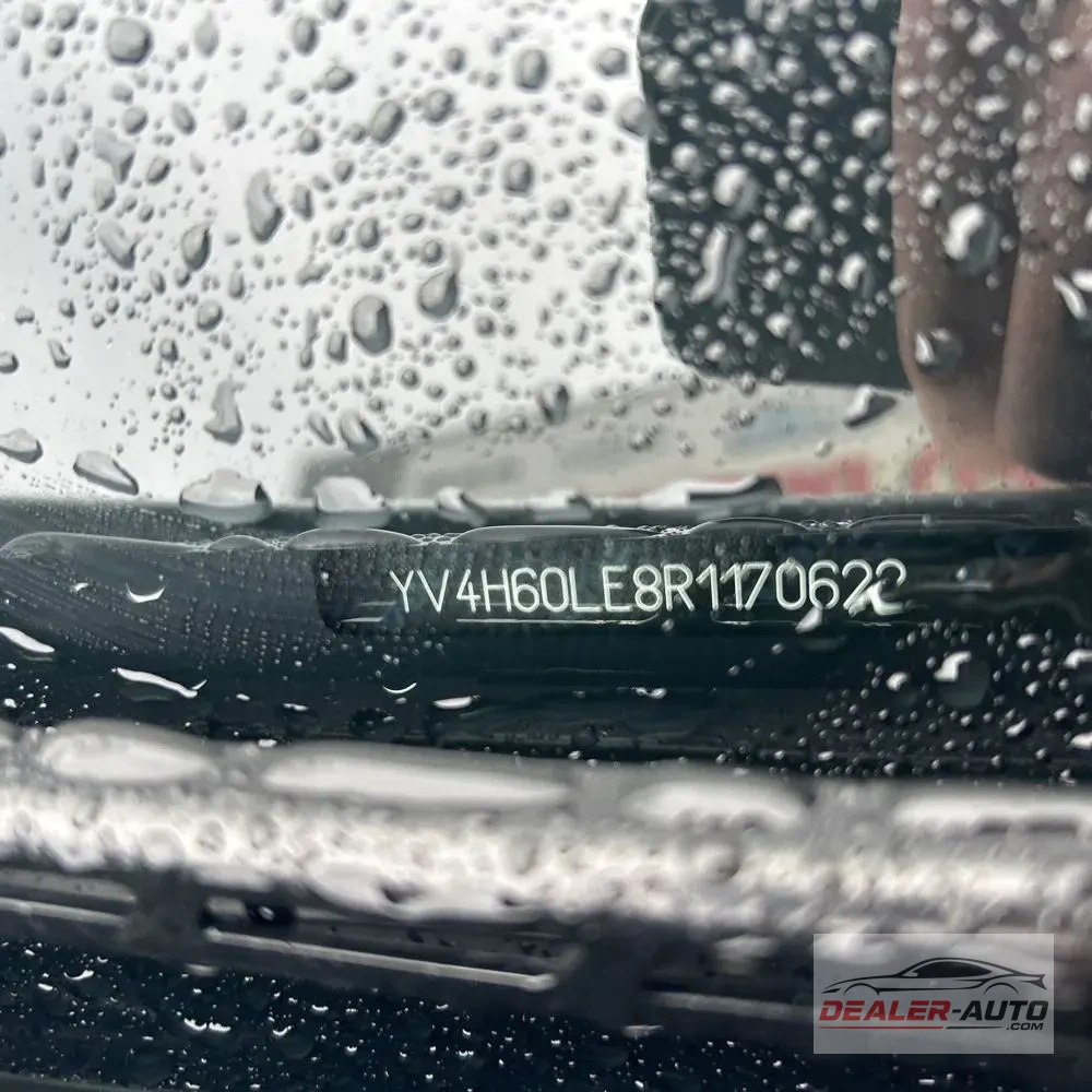 2024 Volvo XC90 T8 - Plus PHEV