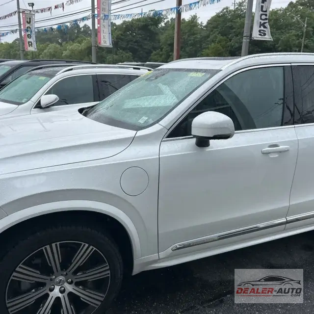 2024 Volvo XC90 T8 - Plus PHEV
