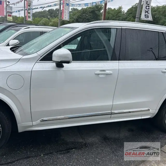 2024 Volvo XC90 T8 - Plus PHEV