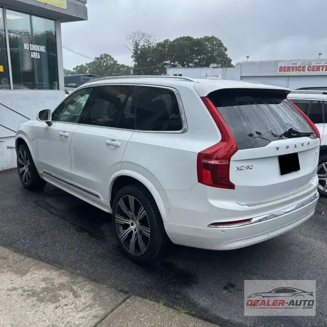 2024 Volvo XC90 T8 - Plus PHEV