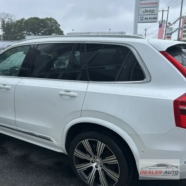 2024 Volvo XC90 T8 - Plus PHEV