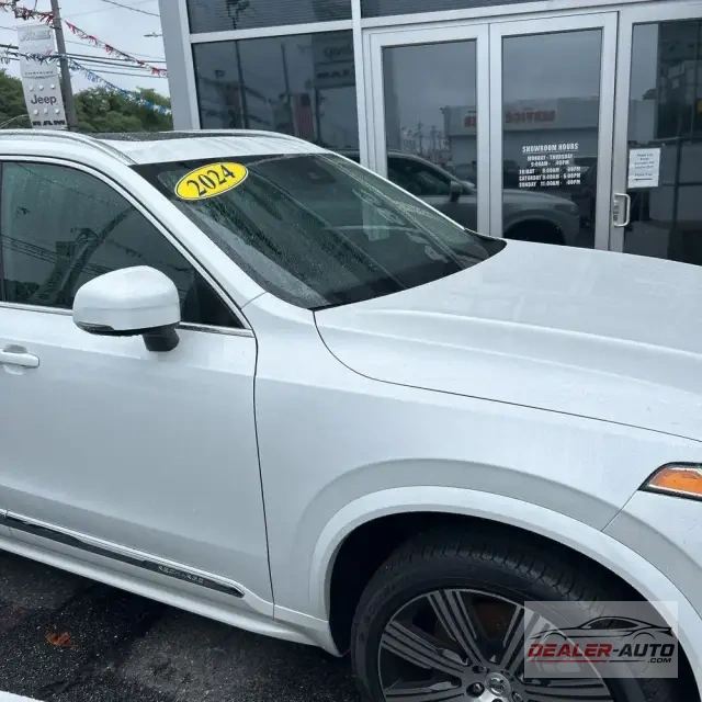 2024 Volvo XC90 T8 - Plus PHEV
