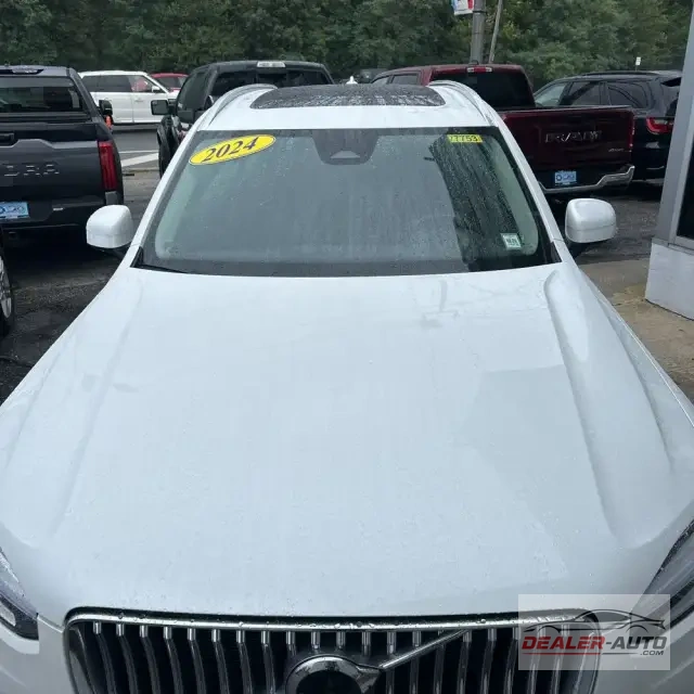 2024 Volvo XC90 T8 - Plus PHEV