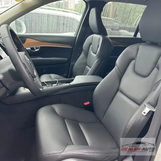 2024 Volvo XC90 T8 - Plus PHEV