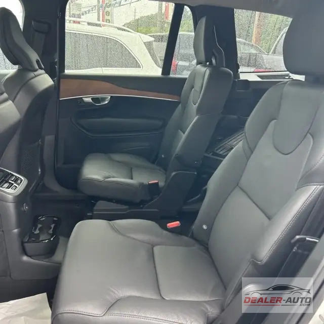 2024 Volvo XC90 T8 - Plus PHEV