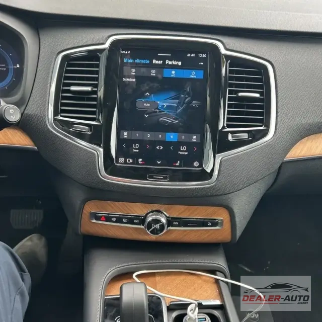 2024 Volvo XC90 T8 - Plus PHEV