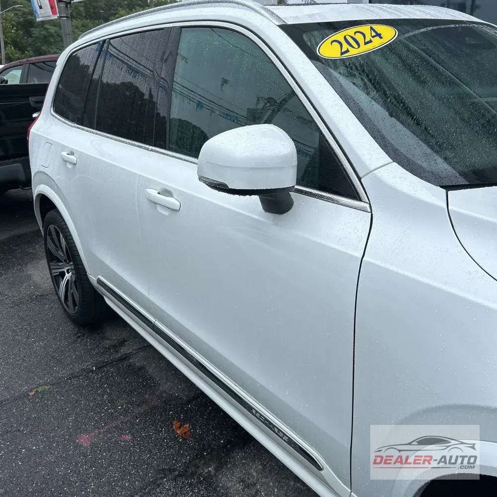 2024 Volvo XC90 T8 - Plus PHEV