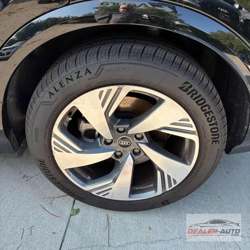 2025 Audi Q6 e-tron Prestige