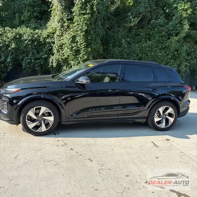 2025 Audi Q6 e-tron Prestige